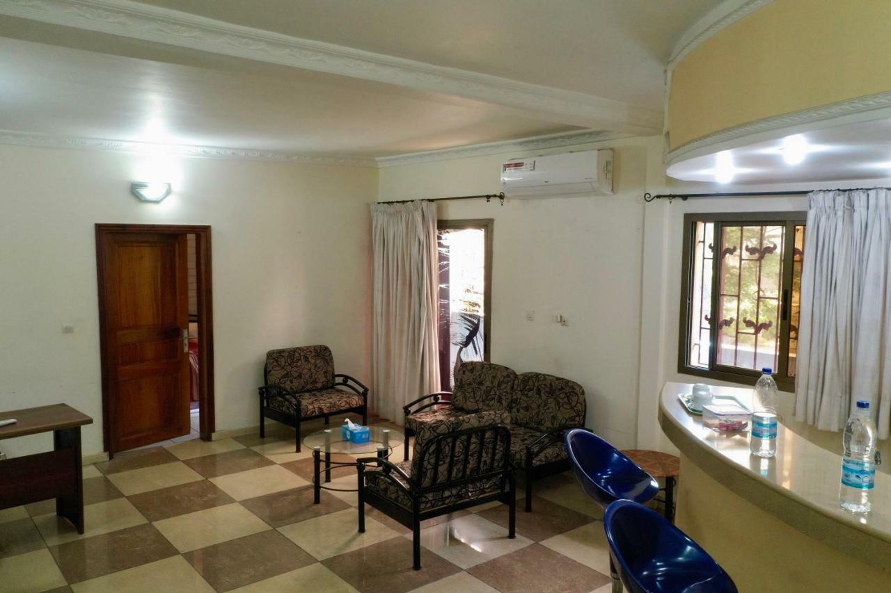 Petit Motel Beijing Abidjan Esterno foto
